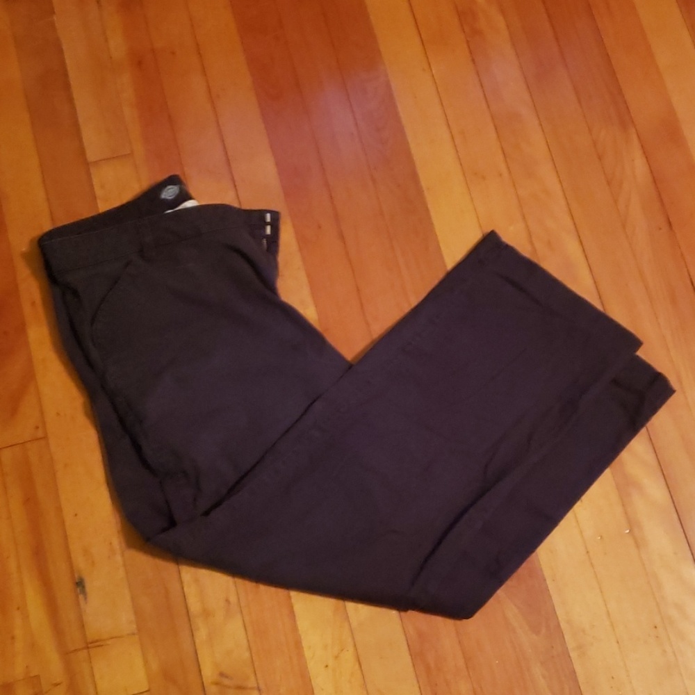 Women Dickies with Pockets